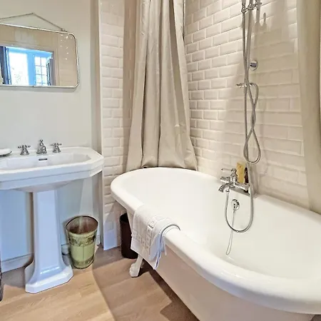 Chateau De Vauville B&B