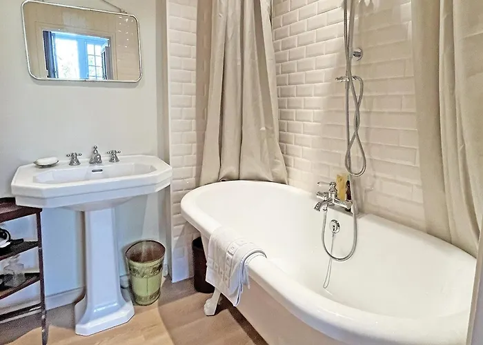 Chateau De Vauville Bed & Breakfast